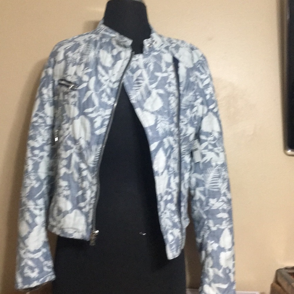 Jacket - Picture 1 of 5